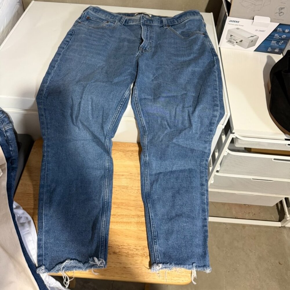 Abercrombie & Fitch The Skinny/High Rise Jeans - Size 32/14S